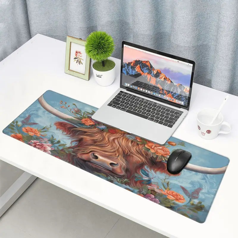 Highland Cattle Extended Mouse Pad Large Gaming Mouse Pad Computer Keyboard Mouse Mat Non-Slip Mousepad Rubber Base And Stitched Edges For Game Players, Office, Study